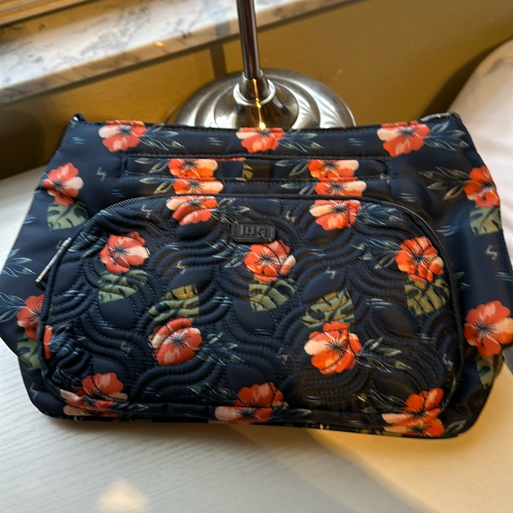Lug Samba in aloha Navy - NWOT